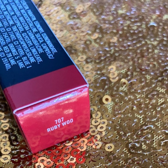MAC Lipstick - Ruby Woo full size NEW - Picture 3 of 5